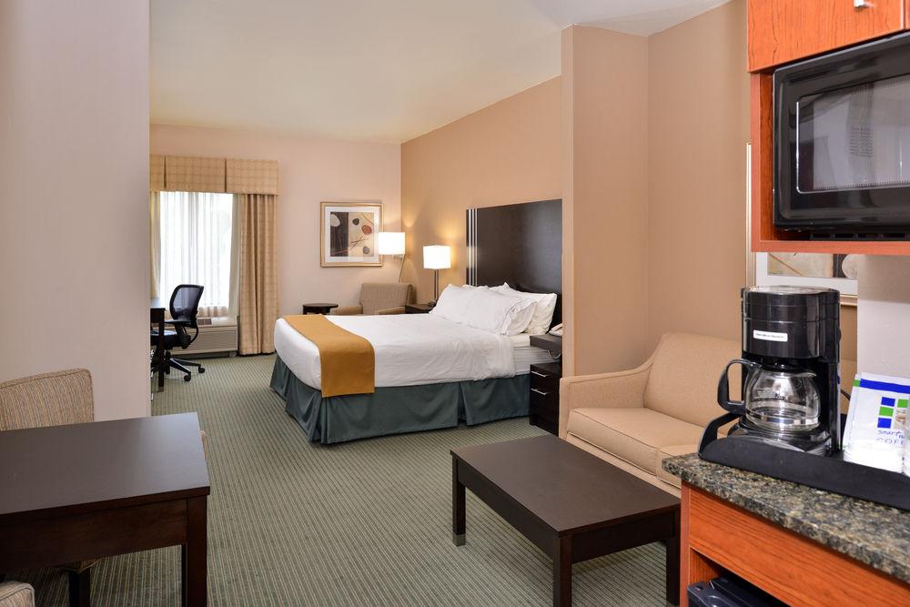 Holiday Inn Express Hotel & Suites Milwaukee-New Berlin, An Ihg Hotel Экстерьер фото
