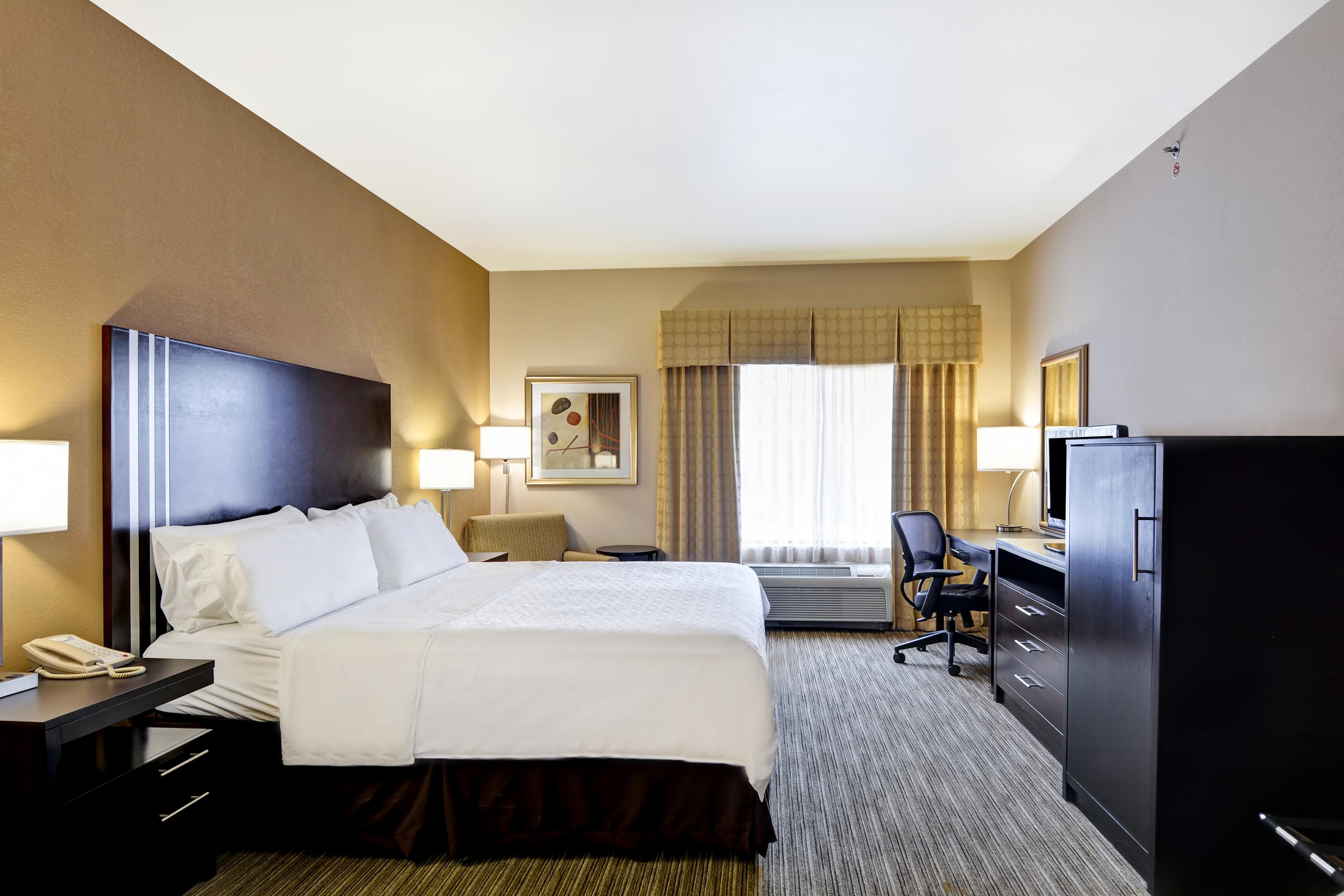 Holiday Inn Express Hotel & Suites Milwaukee-New Berlin By Ihg Экстерьер фото