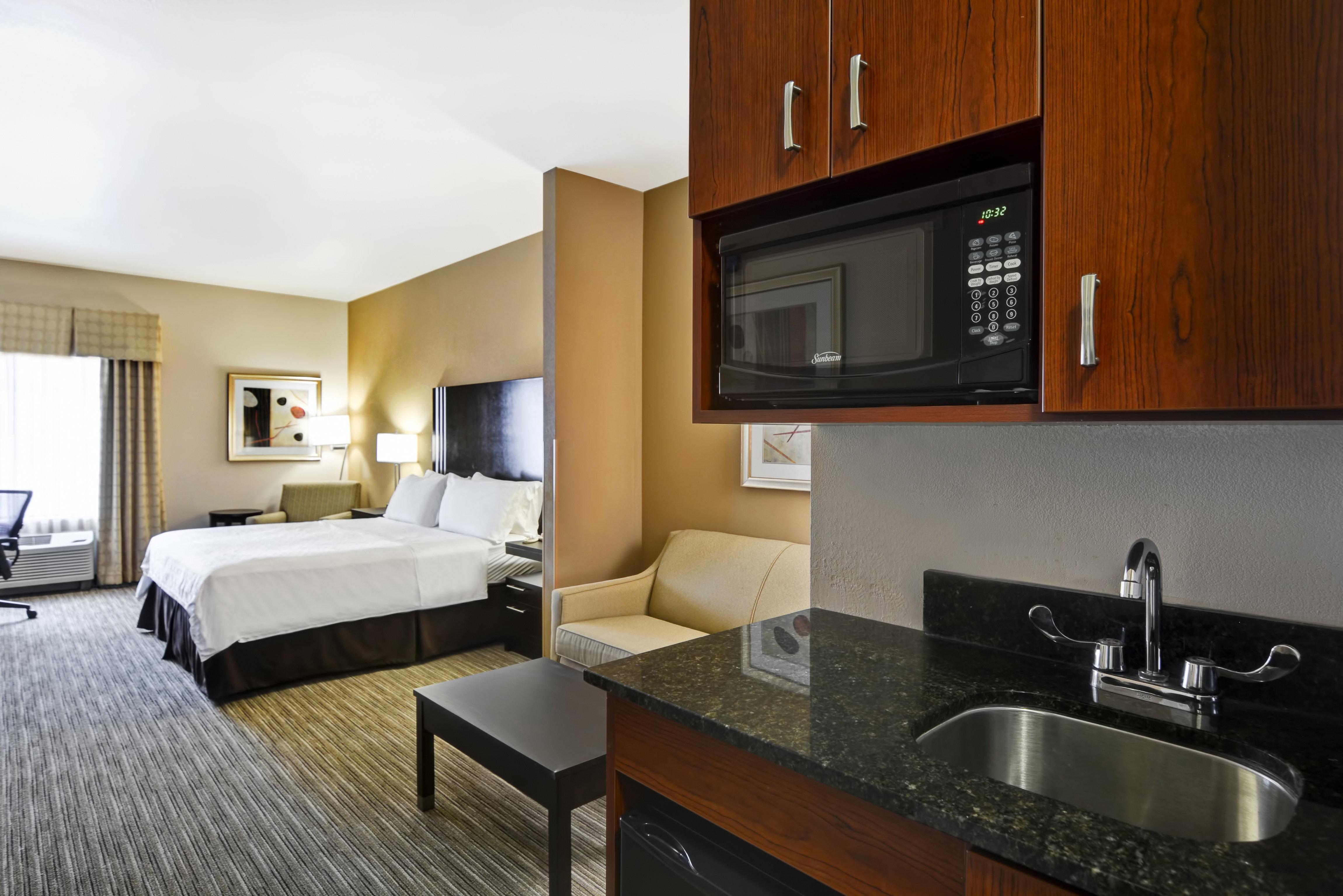 Holiday Inn Express Hotel & Suites Milwaukee-New Berlin By Ihg Экстерьер фото